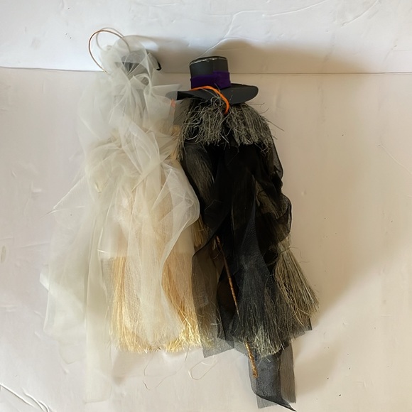 Voodoo Haunted Straw Bride and Groom Halloween Hanging Decor - Picture 5 of 6